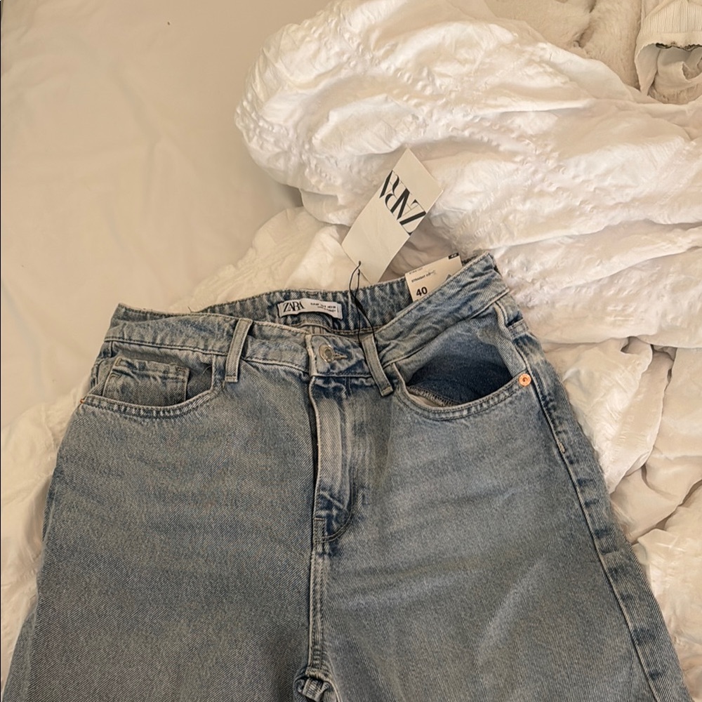 Zara Light Wash Denim Jeans